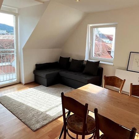 Cozy City Center Apartment Graz Bagian luar foto