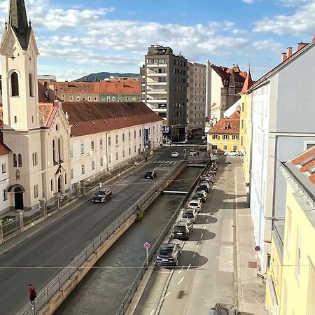 Cozy City Center Apartment Graz Bagian luar foto