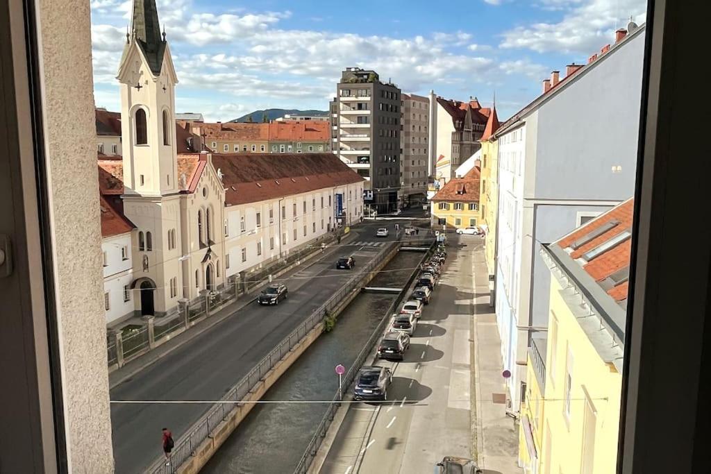 Cozy City Center Apartment Graz Bagian luar foto